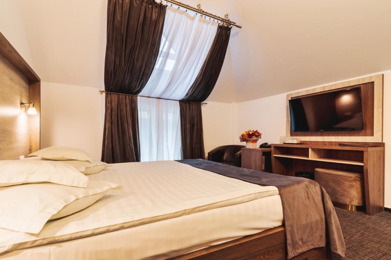 Hotel Domnitei Călimăneşti Esterno foto