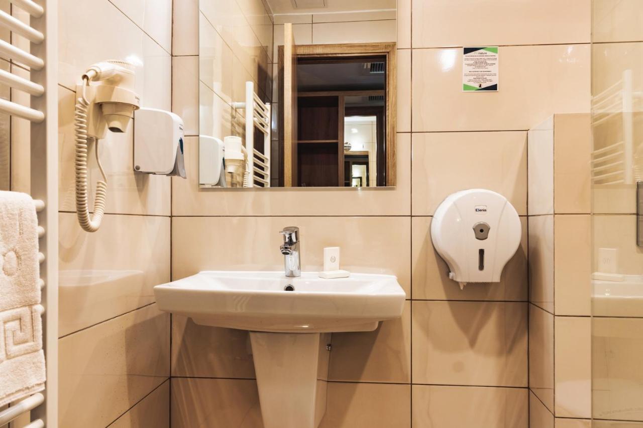 Hotel Domnitei Călimăneşti Esterno foto
