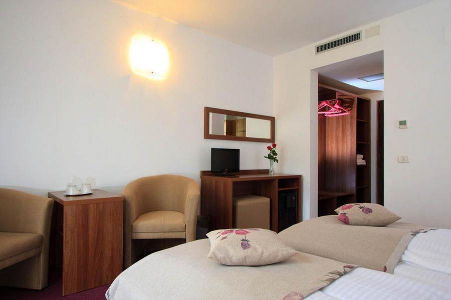 Hotel Domnitei Călimăneşti Esterno foto