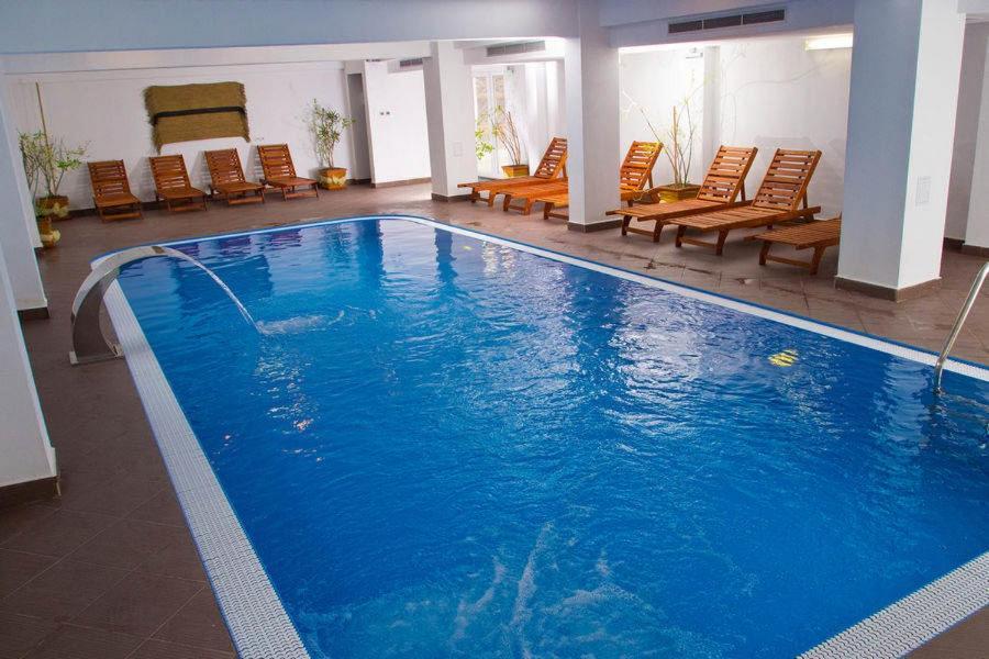 Hotel Domnitei Călimăneşti Esterno foto